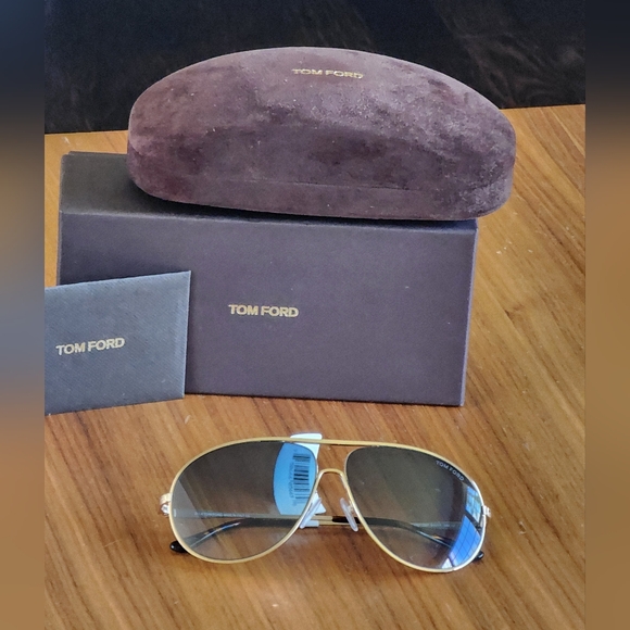 $390 Brand New 100% Auth Tom Ford Cliff 28P FT0450 Brown Gradient Sunglasses